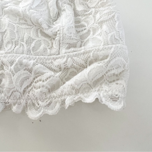 Tucker + Tate White Lace Bralette - Picture 3 of 10
